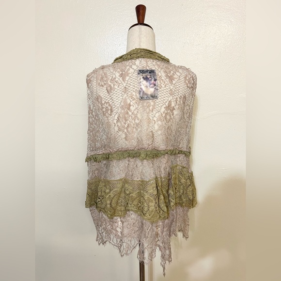 MAGNOLIA PEARL Pink and Tan Lace Sheer Ruffled Tiered V Neck Tank - Picture 3 of 13